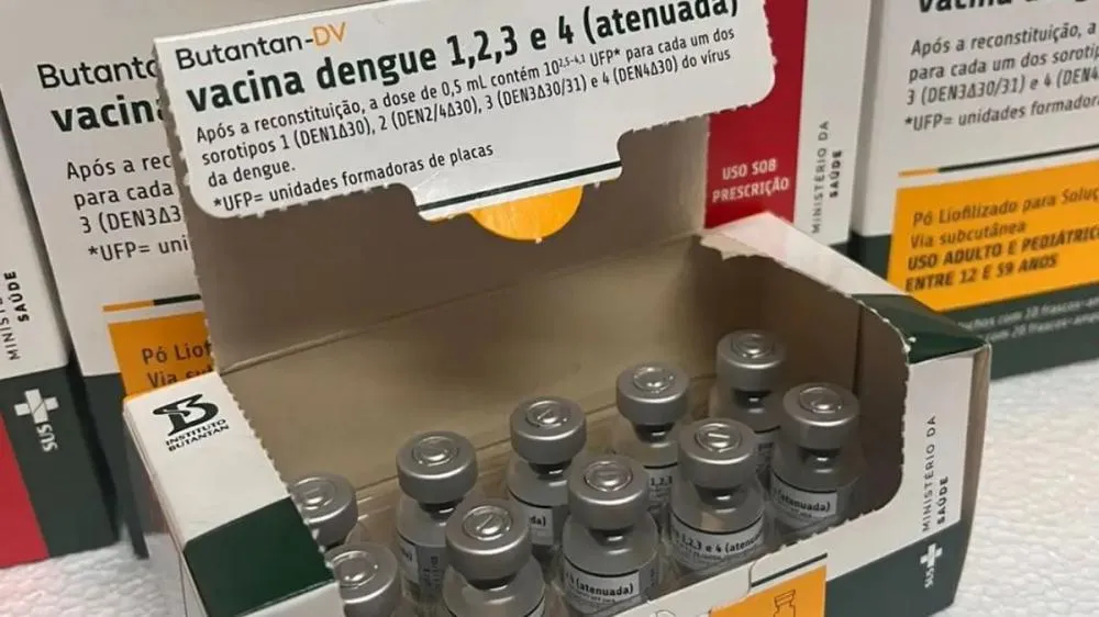 Ministério da Saúde suspende vacinação contra dengue com imunizante do Butantan após duas mortes