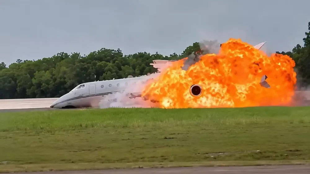 Jato explodino na República Dominicana (Foto: Reprodução/Redes Sociais)