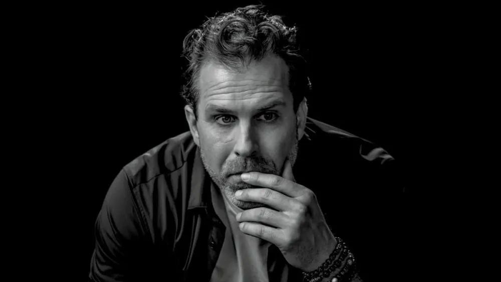 Adam G. Simon trocou Hollywood por Goiânia | Foto: Arquivo Pessoal