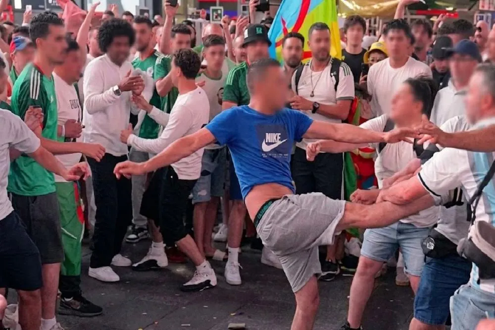 Torcedores de Argentina e Argélia entram em confronto na Times Square