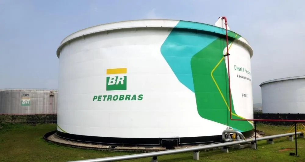 Petrobras vende primeiro lote de combustível de aviação feito com óleo de soja certificado