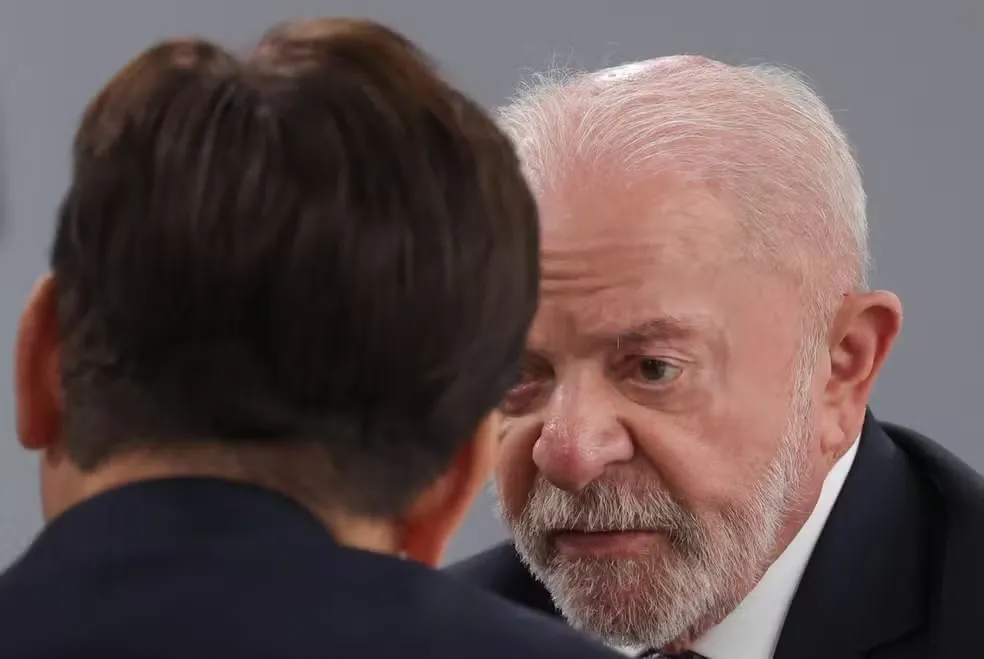 Lula em uma reunião sobre crescimento econômico no G7, na França. — Foto: Christian Hartmann / Reuters