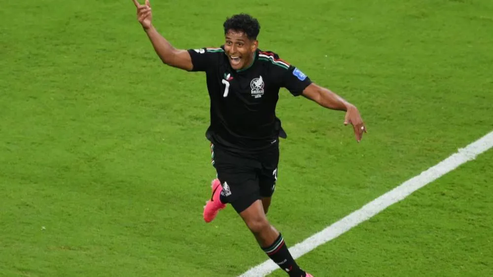 Luis Romo marca e garante a vitória e a classificação do México para o mata-mata da Copa do Mundo. Foto: FIFA